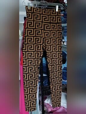 Geometric Print High-Waist Leggings in Tan and Black